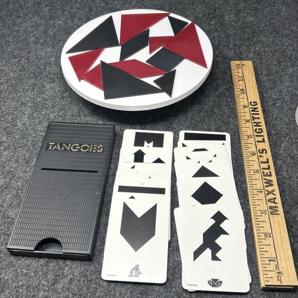 Tangoes Classic Puzzle Game Magnetic Travel Set Brain Teaser Shapes Strategy - Picture 4 of 9